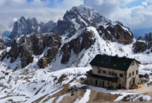 Monte Cristallo Refuge Of The Alpini