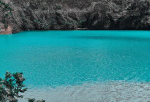Color Of Lake Water