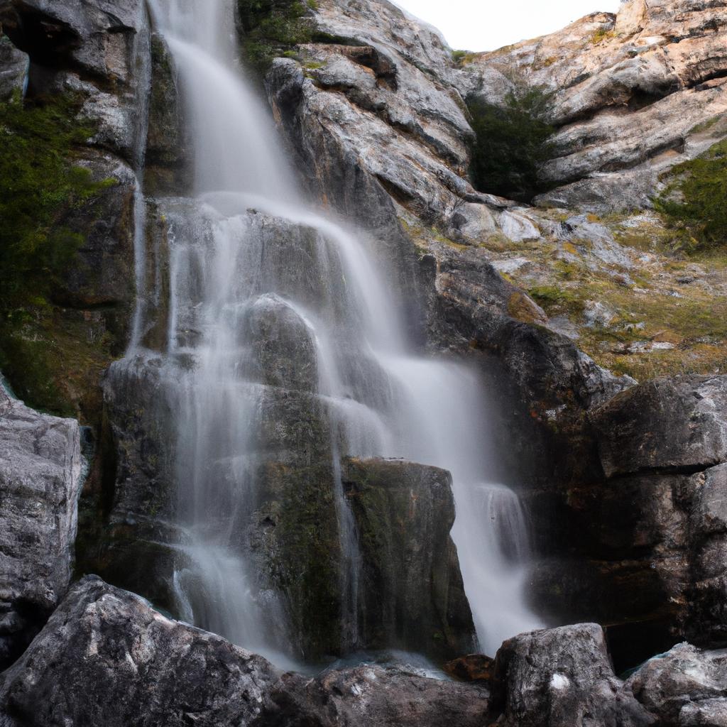 Dinara is home to several waterfalls, including the stunning Skradinski Buk waterfall.
