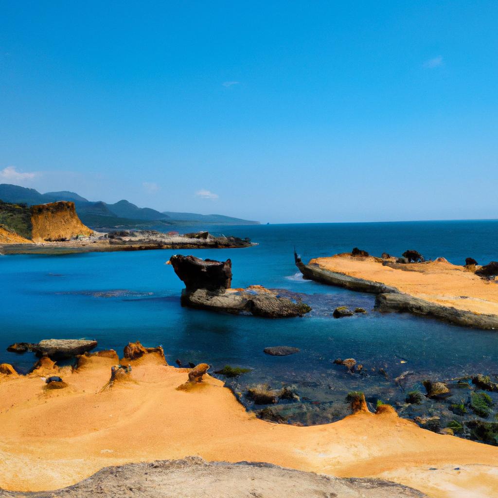 The crystal-clear waters at Yehliu Geopark set against a beautiful coastline is a sight to behold.