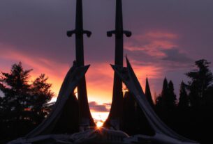 Three Swords Monument
