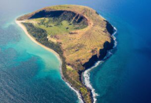 Which Hawaiian Island Is Forbidden To The Public