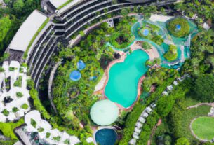 World's Largest Hotel Pool